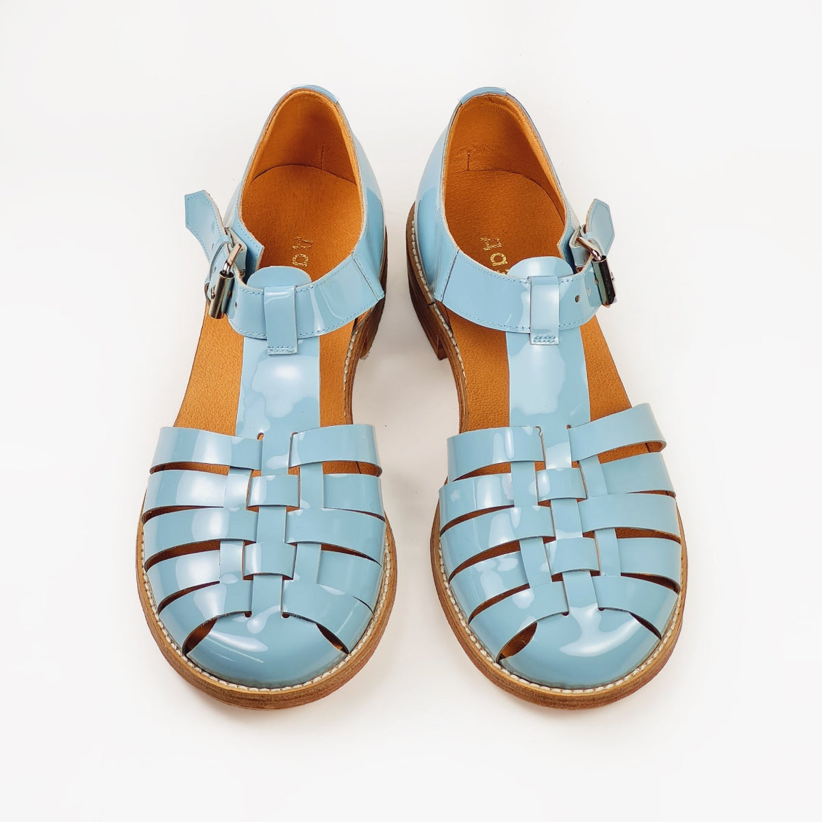  Leather sandals 