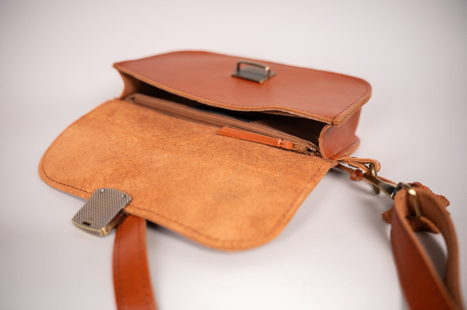 natural leather saddle bag